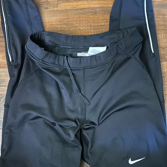 NIKE FIT DRY PANTS/leggings Size Small, Zipper at Ankles, reflective knees - Picture 2 of 7